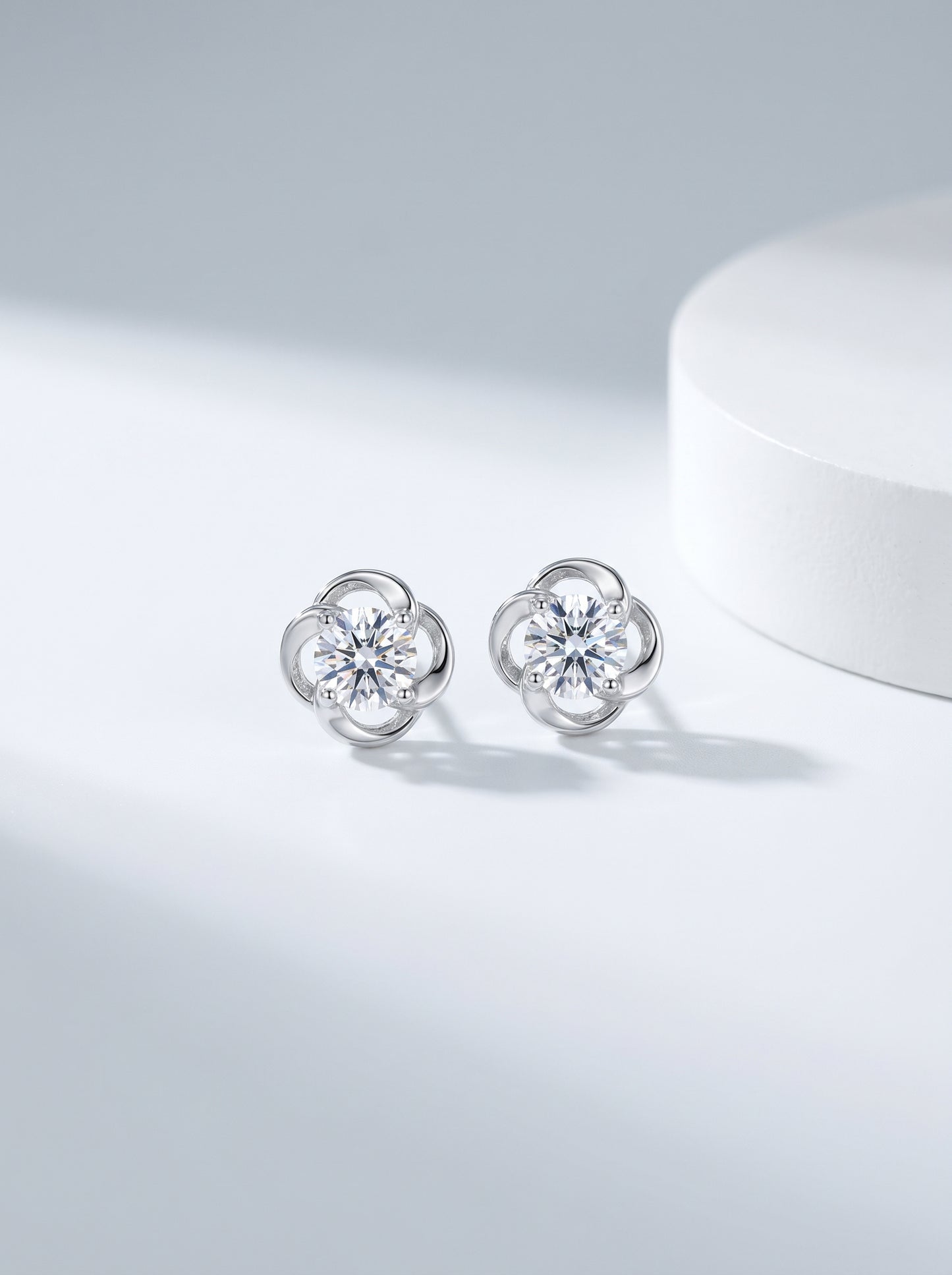 Celand 0.5ct Clover Moissanite Stud Earrings