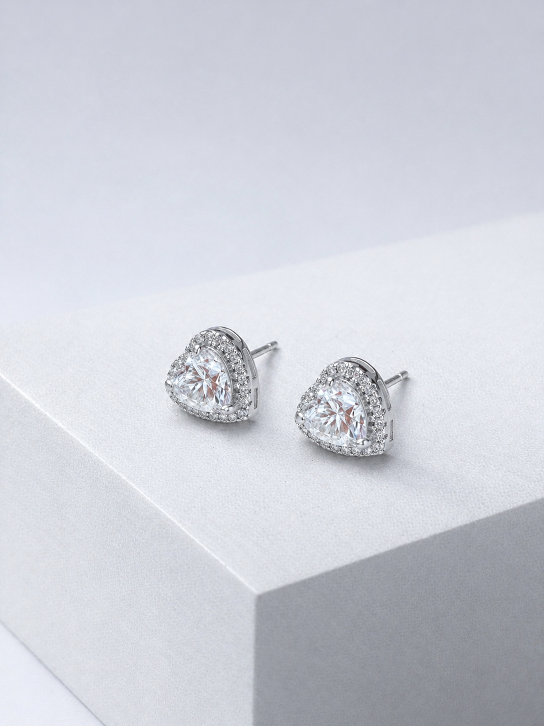 Celand 1ct Heart Halo Moissanite Stud Earrings