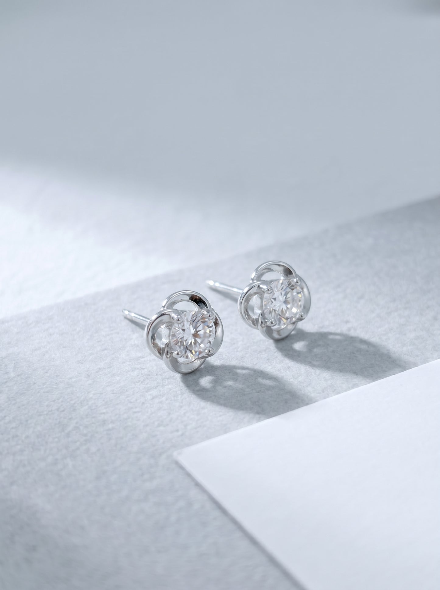 Celand 0.5ct Clover Moissanite Stud Earrings