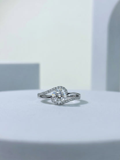 Celand 0.8ct Moissanite Swirl Ring