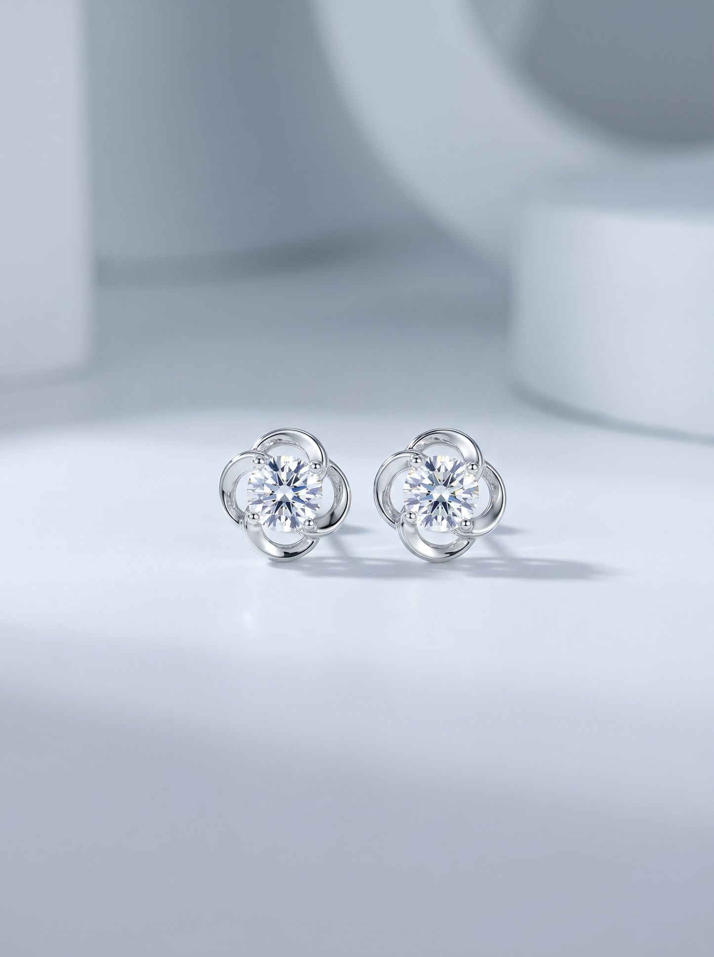 Celand 0.5ct Clover Moissanite Stud Earrings