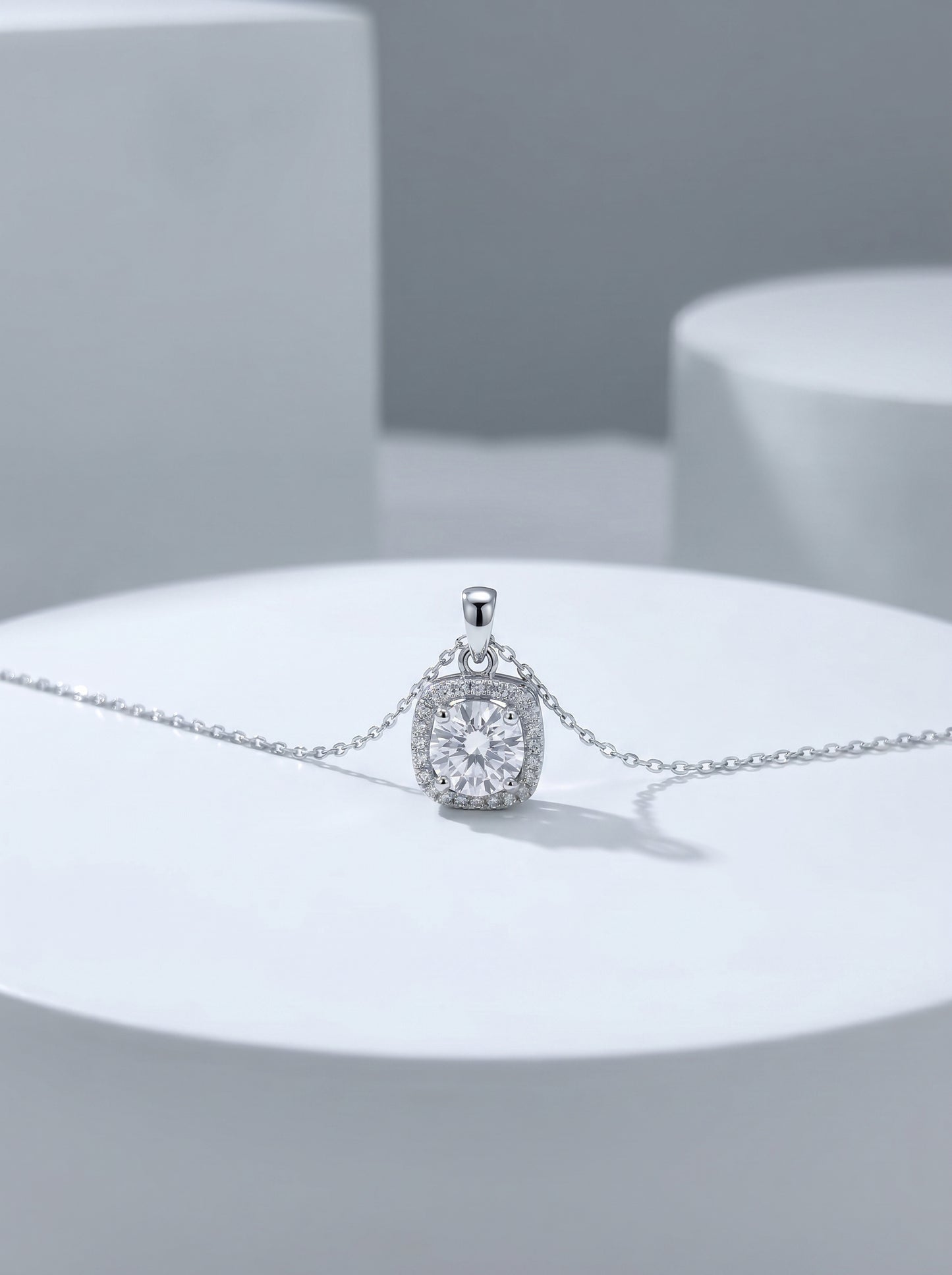 Celand 1ct Moissanite Halo Pendant Necklace