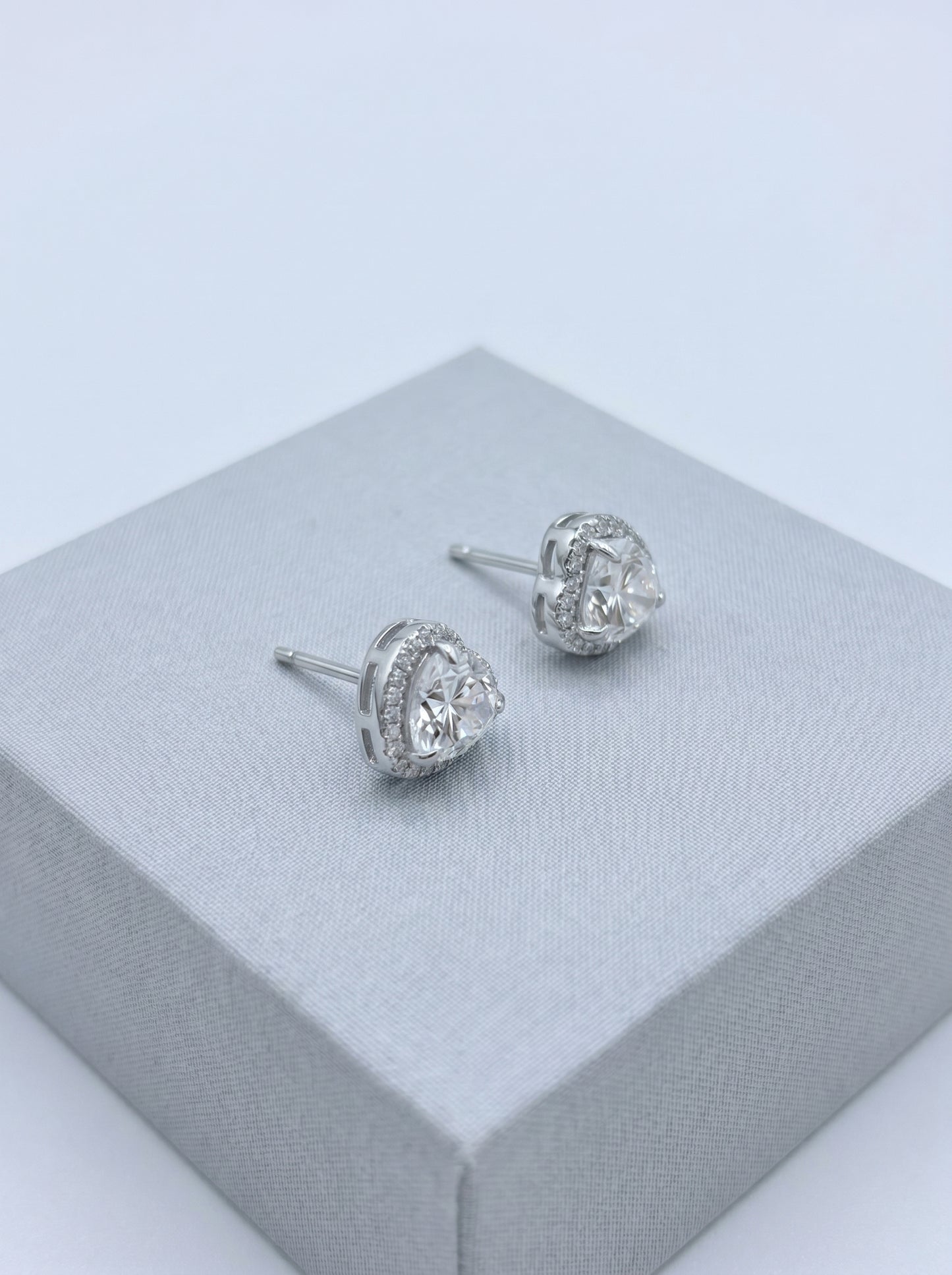 Celand 1ct Heart Halo Moissanite Stud Earrings