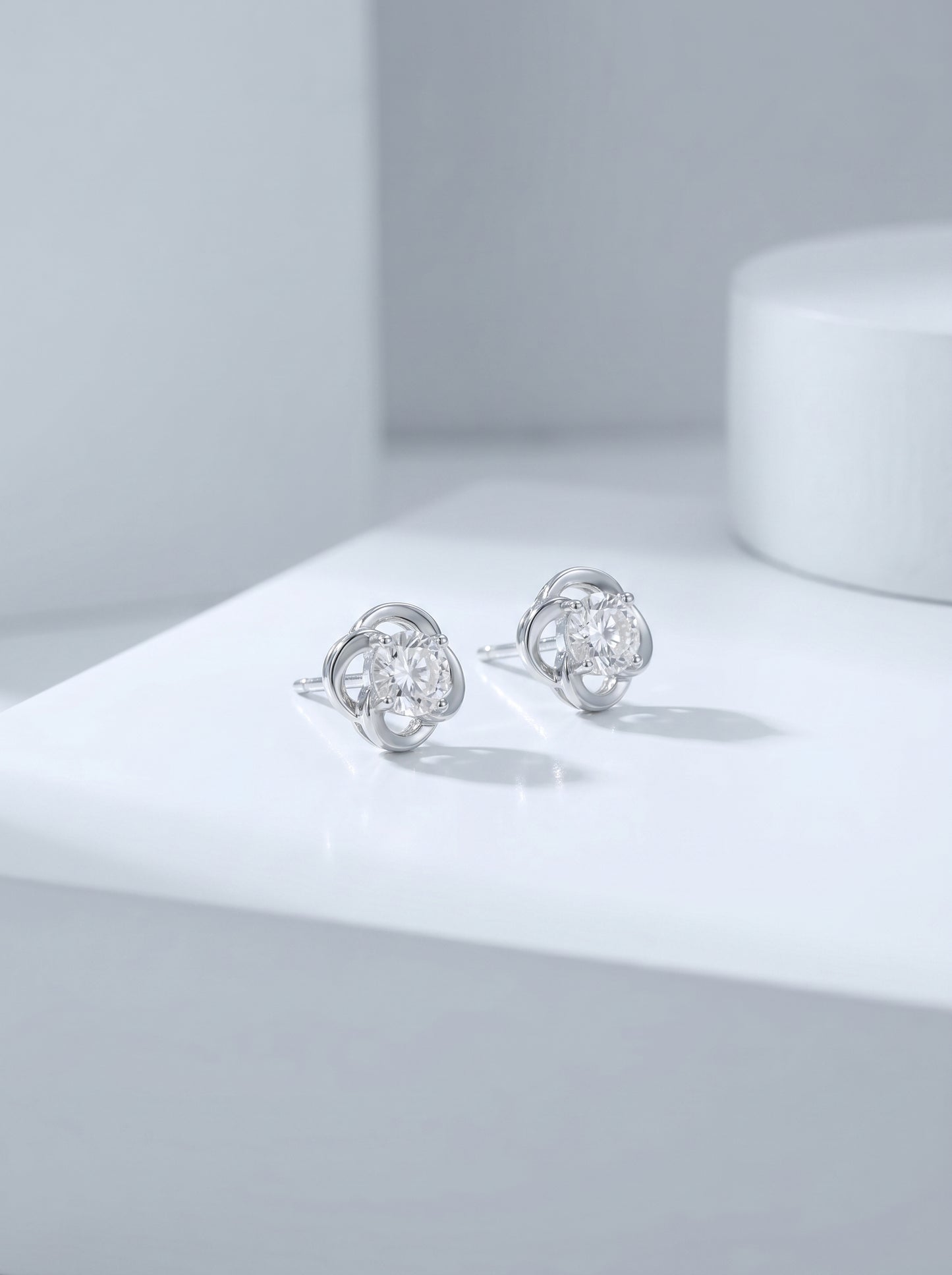 Celand 0.5ct Clover Moissanite Stud Earrings