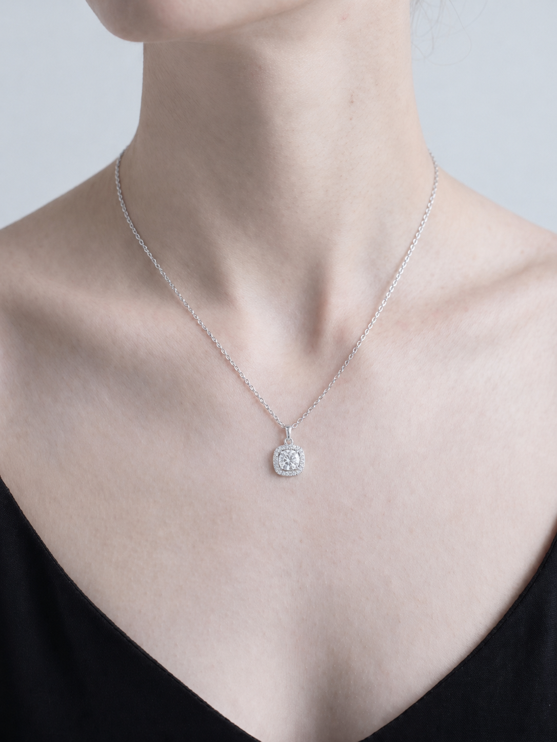 Celand 1ct Moissanite Halo Pendant Necklace