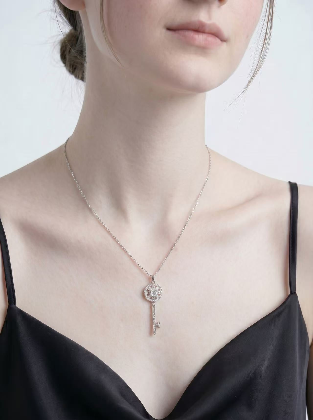 Celand 1ct Key Moissanite Necklace