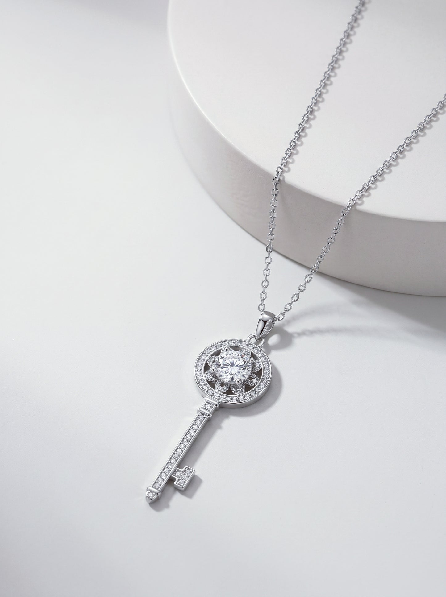 Celand 1ct Key Moissanite Necklace